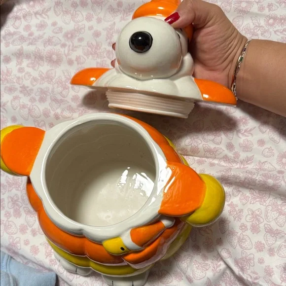 Snoopy Cookie Jar - Picture 6 of 6